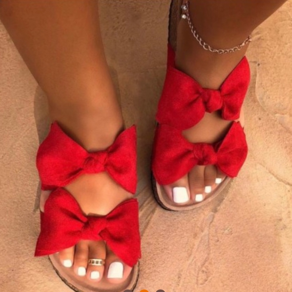 RED AND BLACK BOW SANDALS